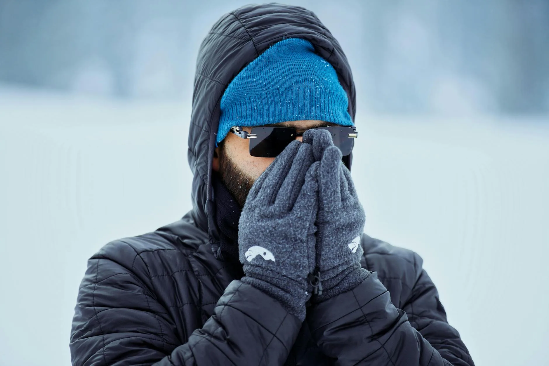 Running gloves and beanie for cold weather protection