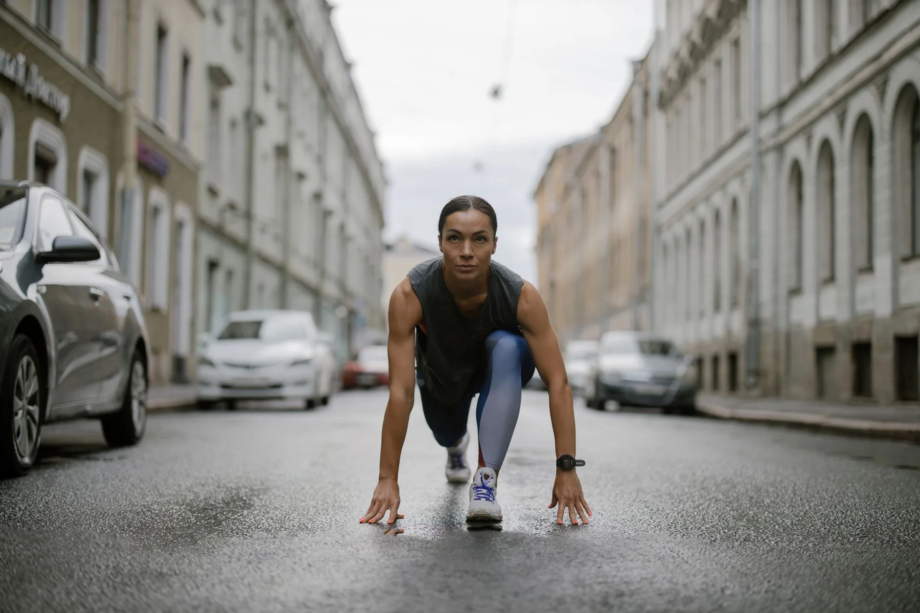 Runner starting a harder 10K training session